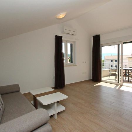 Apartments By The Sea Baska, Krk - 18845 Екстериор снимка