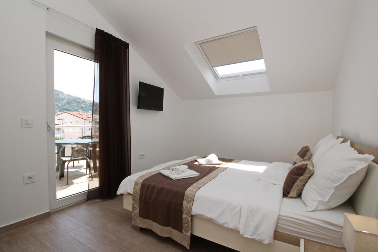 Apartments By The Sea Baska, Krk - 18845 Екстериор снимка