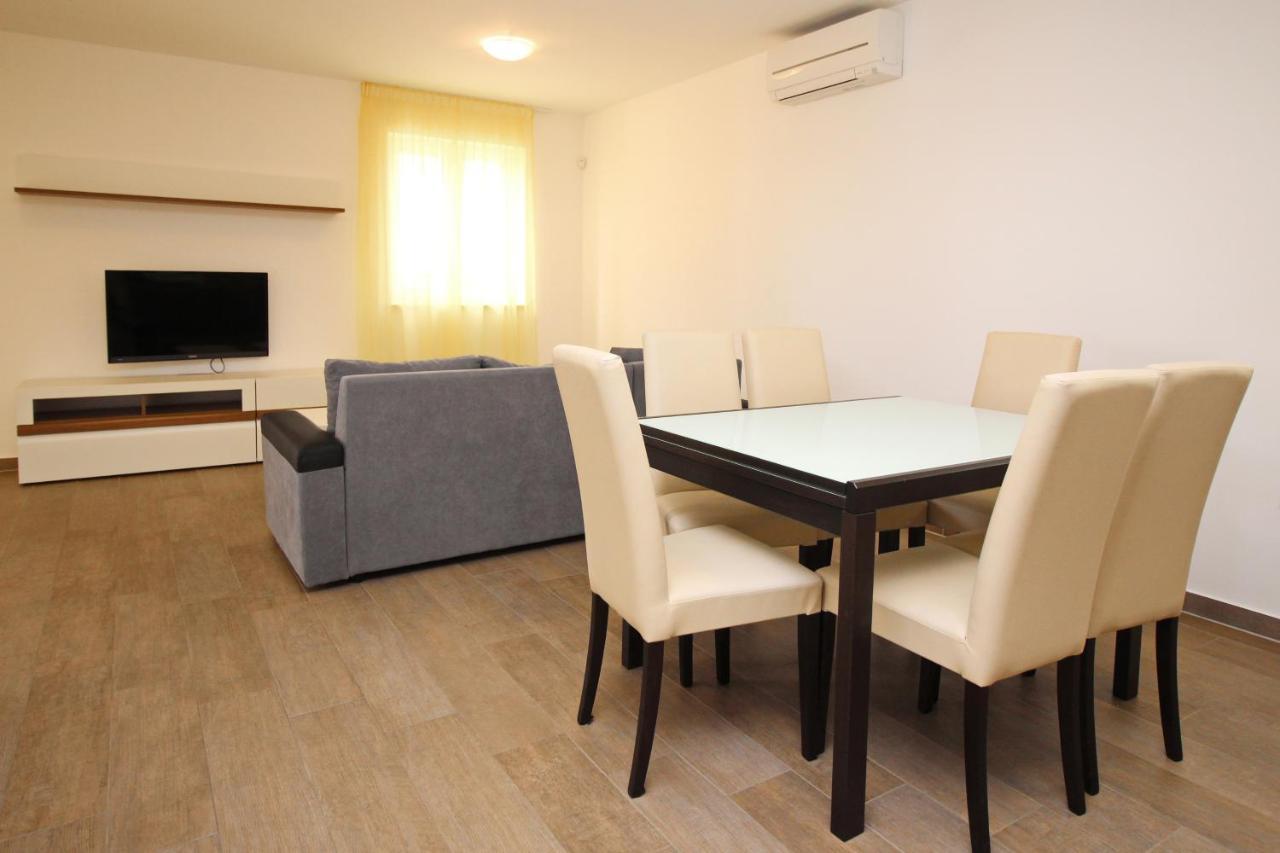 Apartments By The Sea Baska, Krk - 18845 Екстериор снимка