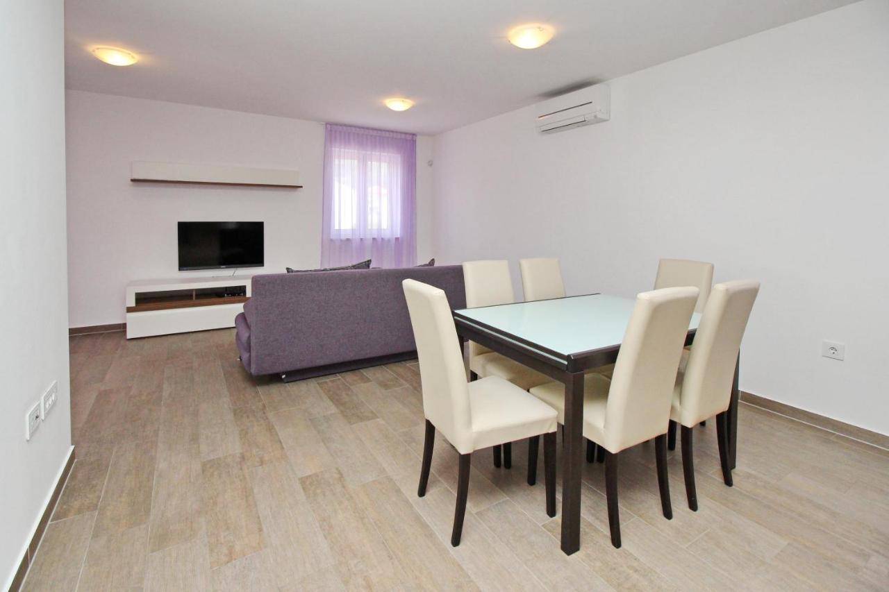 Apartments By The Sea Baska, Krk - 18845 Екстериор снимка
